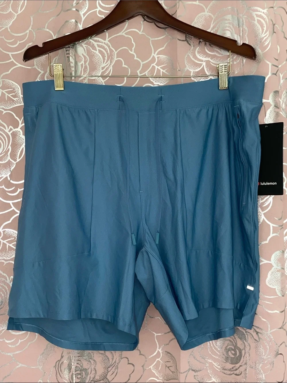 NWT Lululemon License To Train Short 7